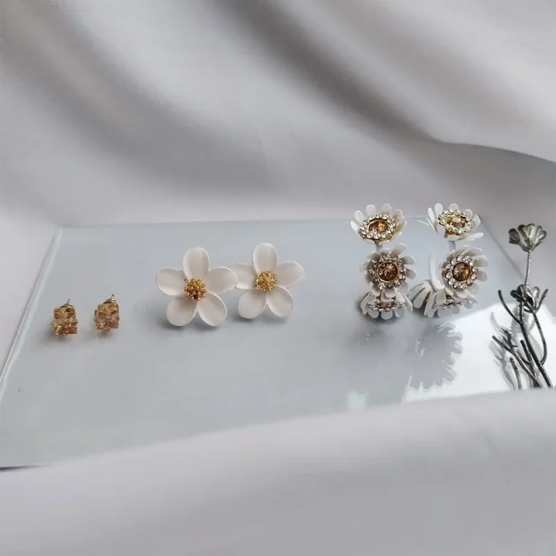 Elegant floral-inspired white rose gold pearl stud earrings set for women - Image 2