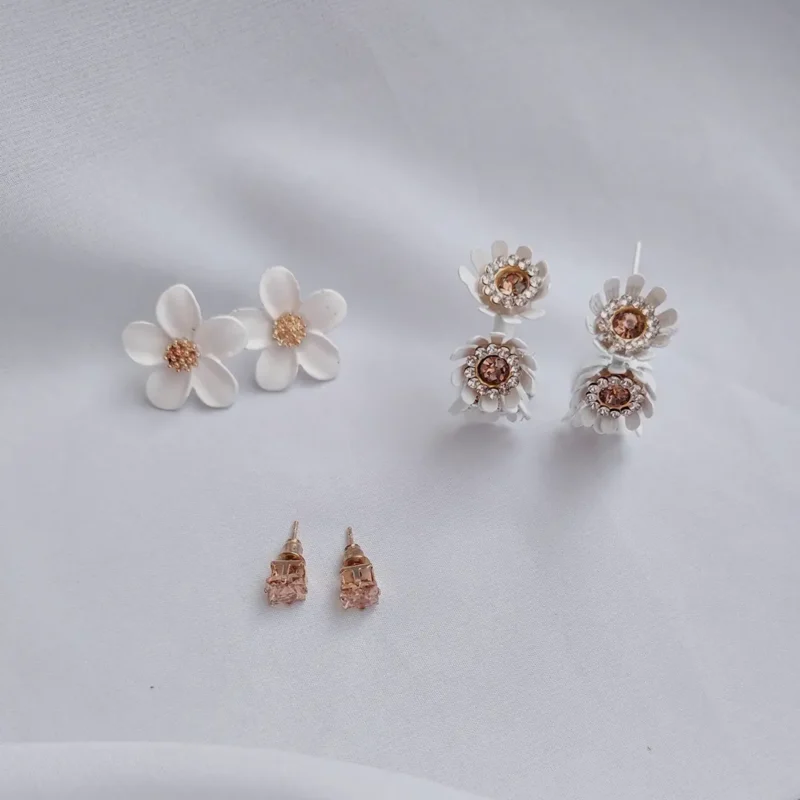 Elegant floral-inspired white rose gold pearl stud earrings set for women