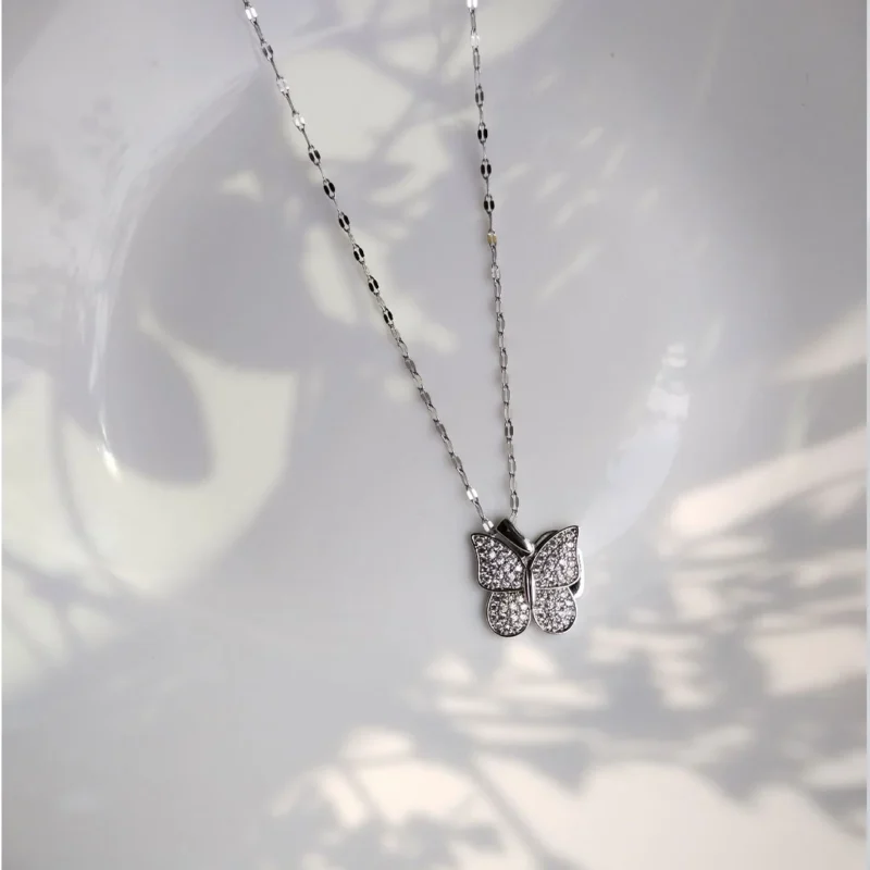 Elegant Butterfly Pendant Necklace with Crystals – Dainty and Stylish Accessory