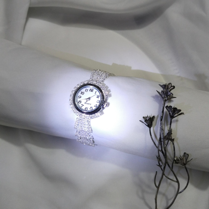 Elegant Crystal Bracelet Watch – Timeless Style with Sparkling Design - Image 3